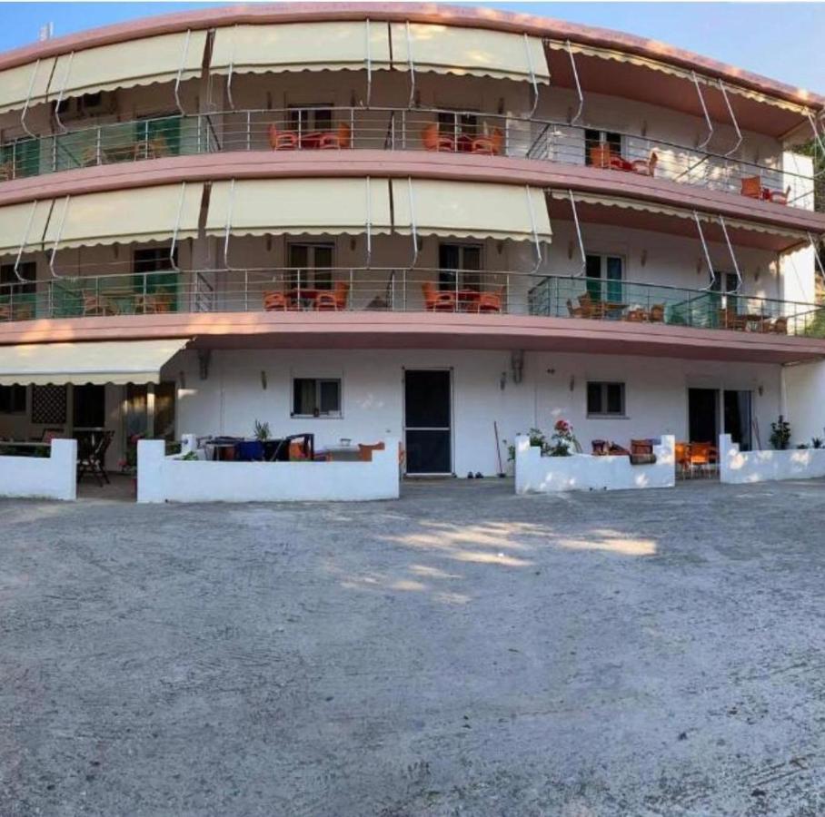 Studio Nikol Koutsoupia Kókkinon Nerón Εξωτερικό φωτογραφία